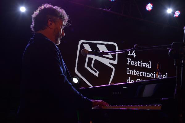   Concert by Argentine singer-songwriter Fito Páez, at the closing ceremony of the XIVth Gibara International Film Festival. Photo: Juan Pablo Carreras (ACN) 