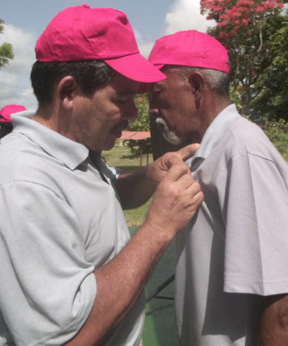   The builder Antonio Eduardo Aguilera, aged 50, received the Lazaro Peña third degree medal in the activity . Photo: José Luis Martínez Alejo 