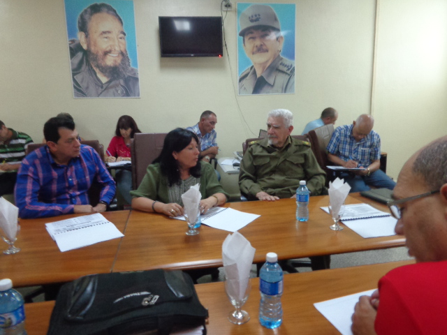   The meeting is held in the stainless steel company (Acinox-Las Tunas). Photo: Jorge Pérez Cruz 