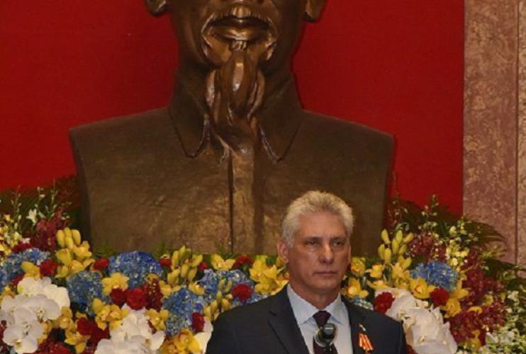 Vietnam condecora a Miguel Díaz Canel con la Orden de Ho Chi Minh