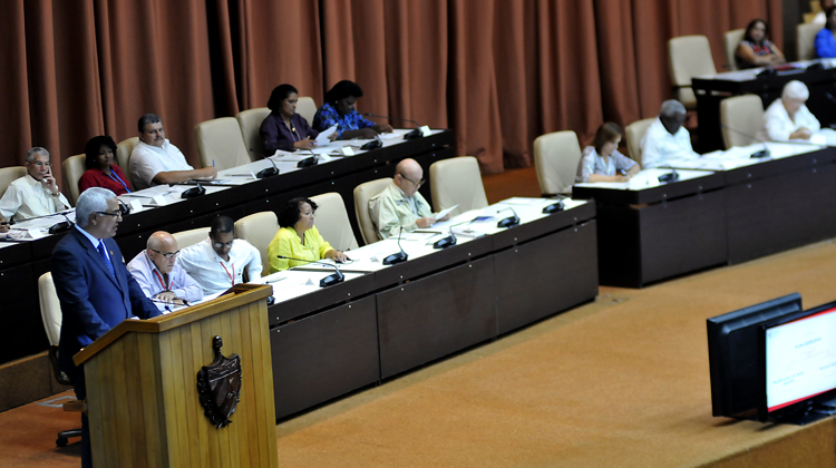 Reciben diputados información sobre cronograma legislativo Fotos y