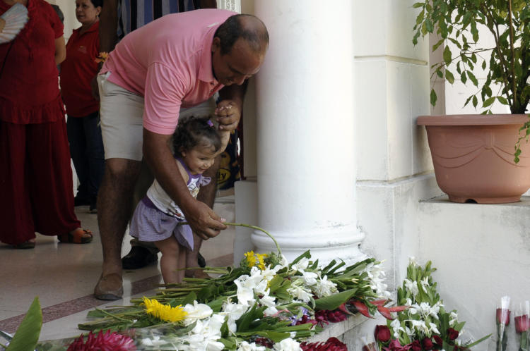 El pueblo cubano rinde tributo a al comandante Hugo Chávez. Foto: René Pérez Massola