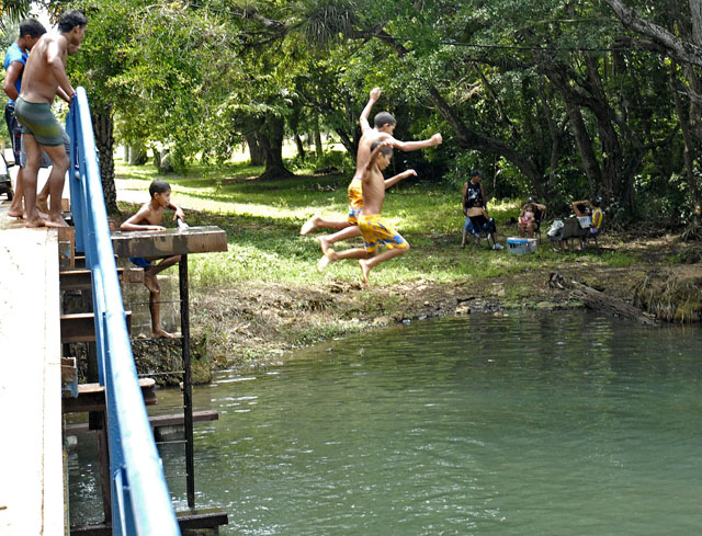 El Charcazo, en el municipio de Primero, con opciones de piscina y río para los bañistas (Foto: Nohema Díaz Muñoz) 