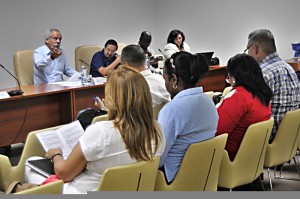 La Comisión de Salud y Deporte del Parlamento cubano debatió temas muy importantes en su primera jornada de trabajo. Foto: José Raúl Rodríguez Robleda