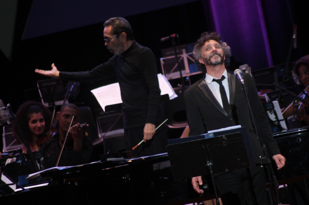 Leo Brouwer y Fito Páez en el concierto Esencial, La Habana. 