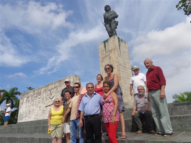 Los  sindicalistas franceses rindieron tributo al Che.