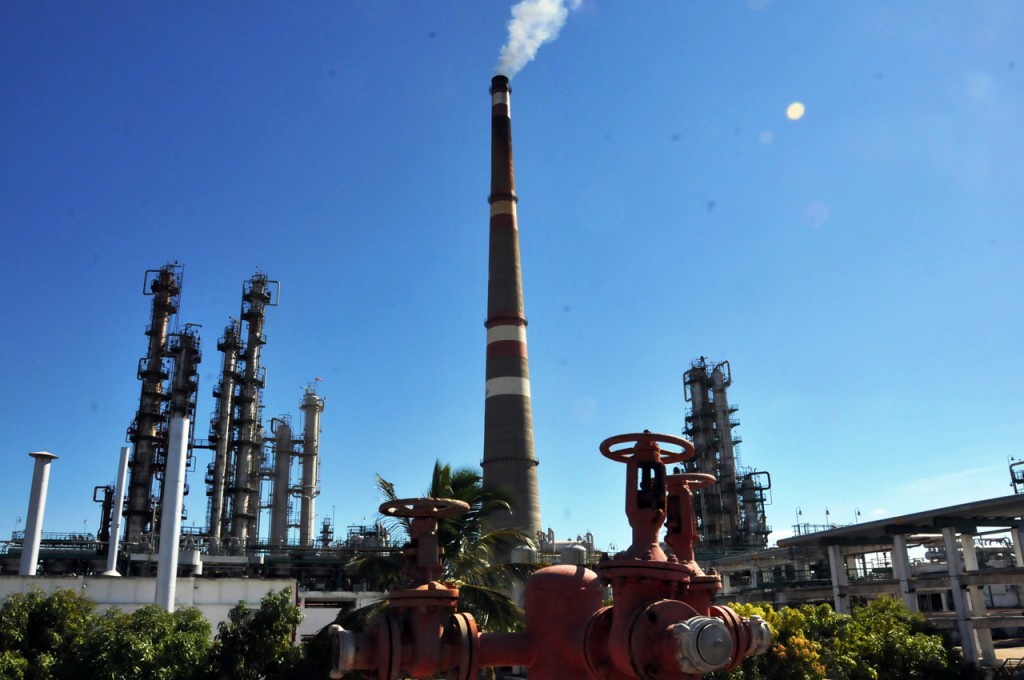 En siete años la refinería de Cienfuegos ha procesado más de 139 millones de barriles de crudo. Foto: Juan Carlos Dorado.