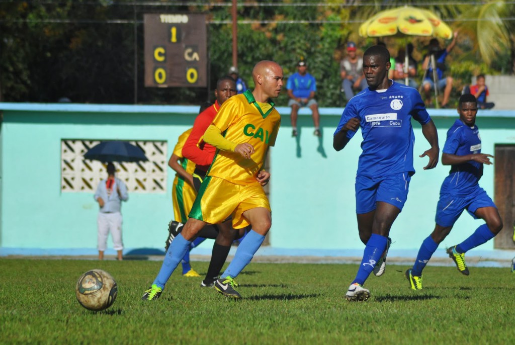 Tras la victoria sobre Ciego de Ávila, los camagüeyanos marchan segundos en el Campeonato del Centenario.