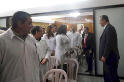 Canciller cubano sostiene encuentro con médicos en Guatemala