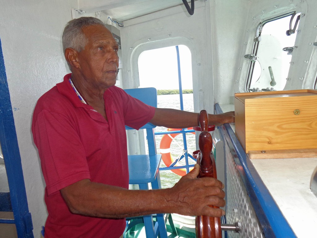 Luis lleva casi medio siglo de existencia dedicado a la pesca. Foto: Del autor 