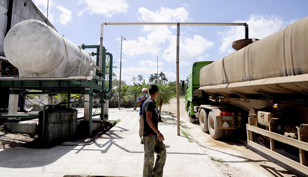 Uno de los tratamientos más eficaces de los residuales de la industria azucarera se hace en la planta de biogás de la destilería Heriberto Duquesne. Fotos: Roberto Carlos Medina 