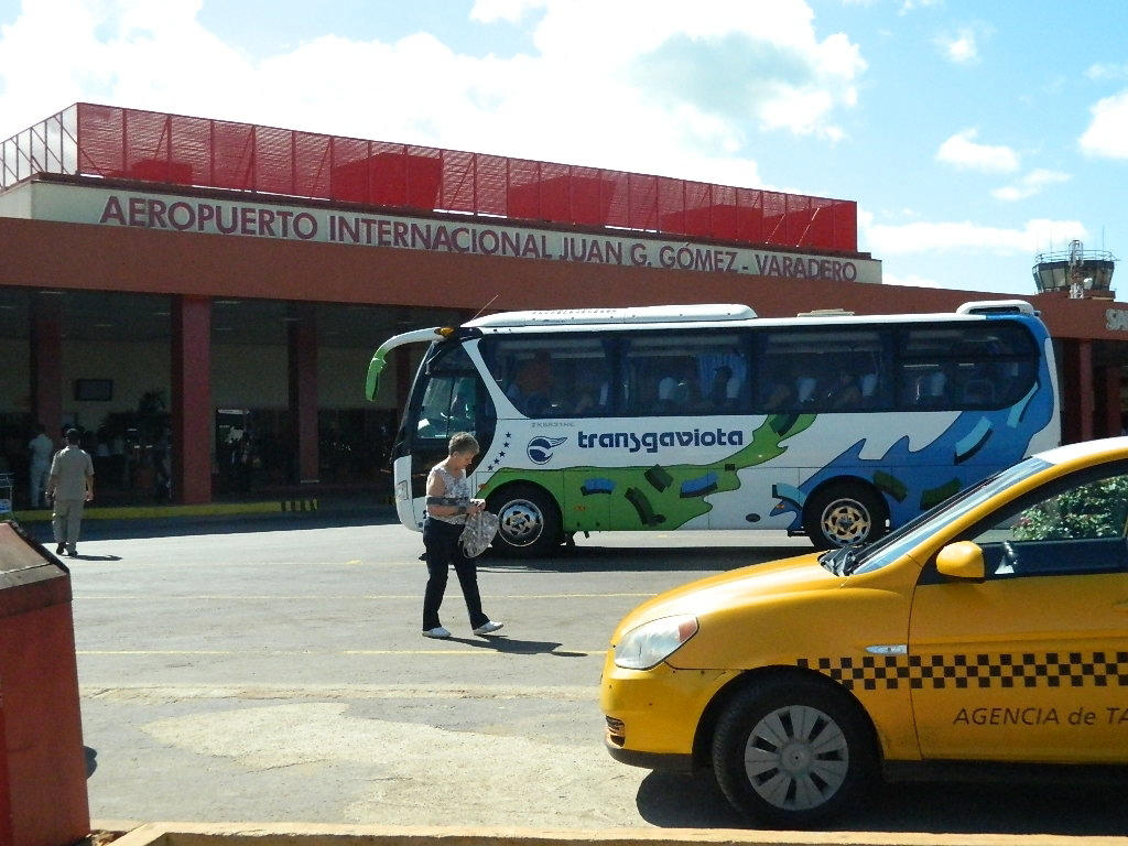 El aeropuerto de Matanzas es uno de los mejores del país en la ágil tramitación de los pasajeros que arriban a la terminal. Foto: Noryis