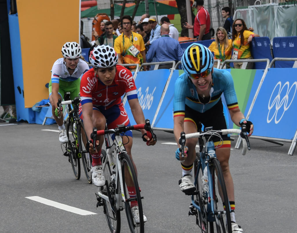 La ciclista cubana Arlenis Sierra acabó en el lugar 28 de la ruta femenina, correspondiente a los XXXI Juegos Olímpicos, que se desarrolla n en Copacabana, en Rio de Janeiro, el 7 de agosto de 2016. FOTO/Marcelino VÁZQUEZ HERNÁNDEZ