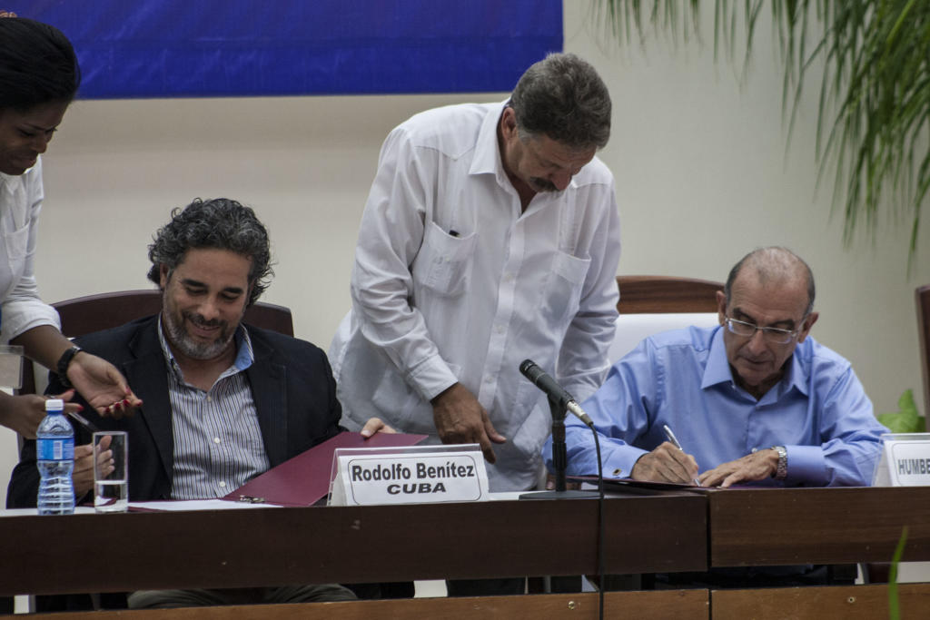 Humberto de la Calle, jefe negociador del Gobierno en La Habana y Rodolfo Benítez, representante de Cuba, país en el proceso de paz. Fotos: René Pérez Massola