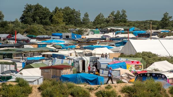 Campo de refugiados en Calais. Foto: Tomada de www.infobae.com