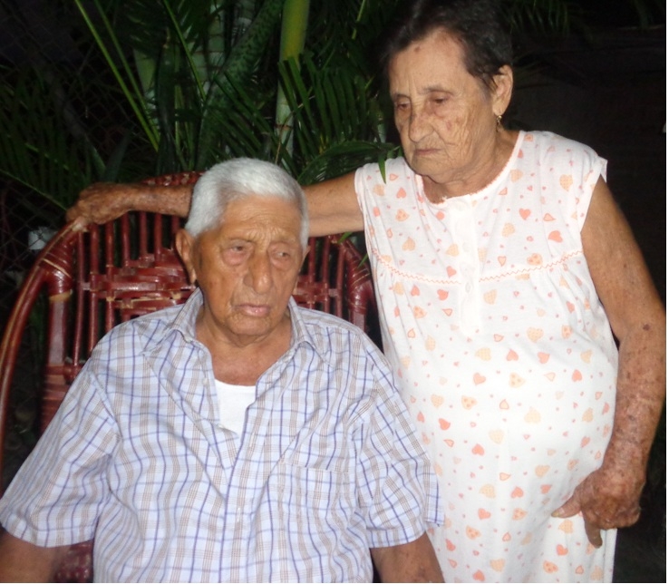 Los esposos Ángel y Neris confían regresar muy pronto a una Baracoa renacida. Foto: Betty Beatón Ruiz
