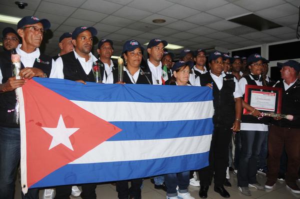 Integrantes de la Brigada médica cubana del Contingente Internacional de Médicos Especializados en el Enfrentamiento de Desastres y Graves Epidemias Henry Reeve, que brindaron su ayuda solidaria a los damnificados por el terremoto que dejó un centenar de muertos en Oaxaca, México. Foto: Omara García Mederos