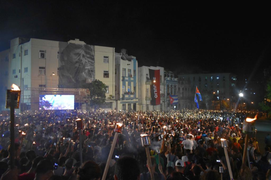 La marcha incendió las calles rumbo a la Fragua Martiana. Foto: Alejandro Benítez Guerra