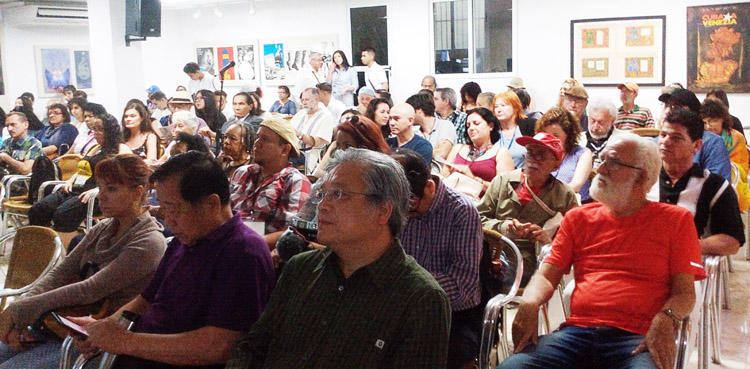 El público colmó la Sala Villena de la Uneac. Foto: Alberto Castañeda