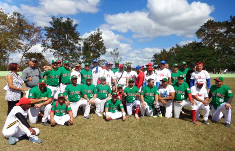 Tope amistoso de softbol Cuba-México. Foto: de la autora