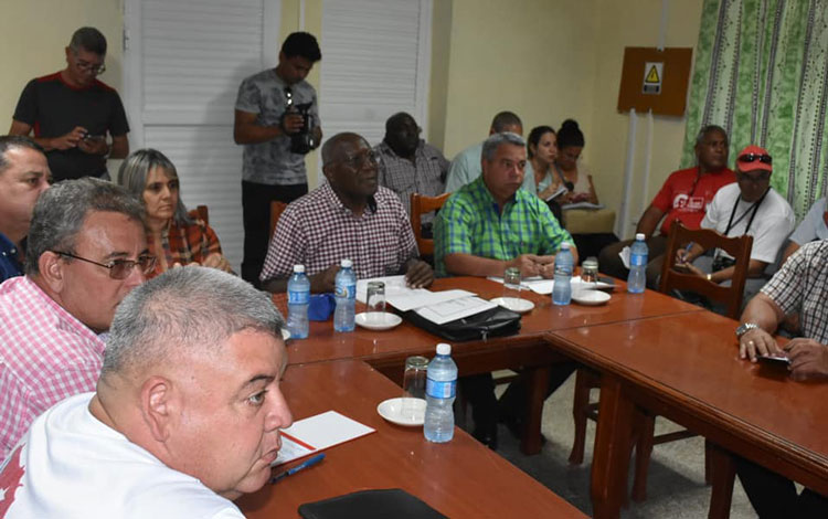 Vicepresidente cubano recorrió centros productivos de la provincia de Villa Clara