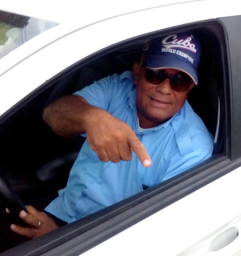 Pedro Calzada Medina, Pedrín, chofer chequeador para la renta de autos de la agencia Cubacar Aeropuerto