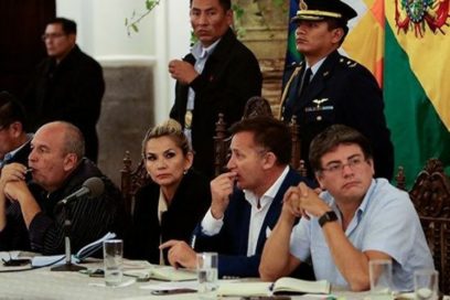 Golpistas imprimen golpe de timón a política exterior de Bolivia