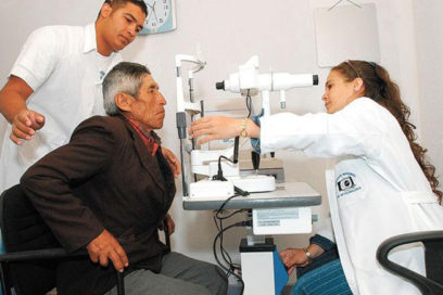 Desmiente ministro de Salud de Cuba a golpistas bolivianos
