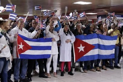 Ya está en Cuba segundo grupo de colaboradores cubanos procedente de Bolivia (+ Fotos)