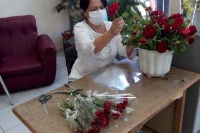 Homenaje con flores este Primero de Mayo (+Fotos)