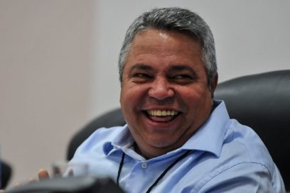 Ulises «da pelea» y enseña