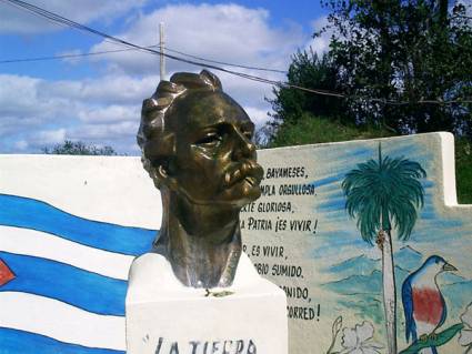 Busto de José Marti Statue