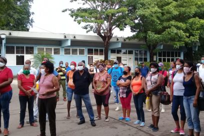 Trabajadores santiagueros renuevan su amor por Cuba (+ Fotos)
