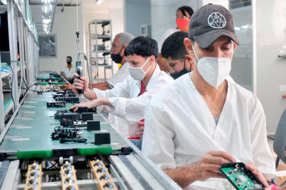 La industria de las mil caras (+ Fotos y Video)