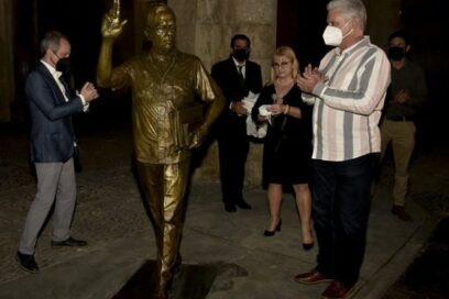Eusebio vuelve, en bronce, a andar La Habana (+Fotos)