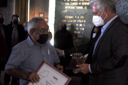 Entregó Díaz-Canel el Premio Nacional de Periodismo José Martí
