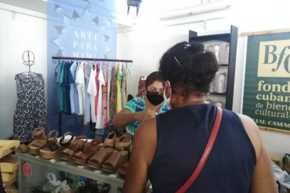 Se regala arte para las madres en Camagüey