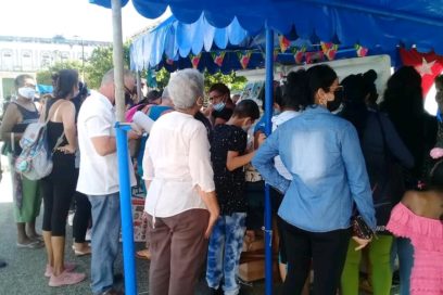 Espirituanos disfrutan de la Feria Internacional del Libro