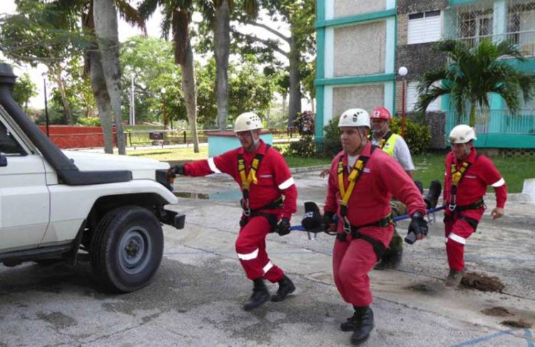 Defensa Civil Cubana A Os De Protecci N Nacional Trabajadores