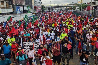 Trabajadores panameños abarrotan las calles y arrecian protestas