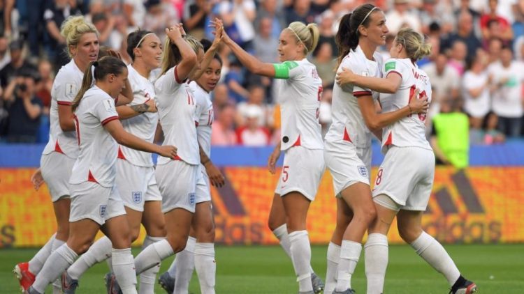 Inglaterra Levantó La Primera Eurocopa Femenina De Su Historia Al Doblegar 2 1 A Alemania Ocho 