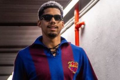 Araujo: «Sí, me considero un líder por mi carácter, por cómo soy, me gusta que el equipo esté bien, saber cómo están mis compañeros, porque quiero que estén todos bien. En de la cancha, hablo todo el tiempo porque es la forma de estar concentrado».