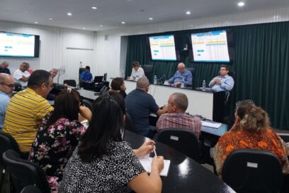 Chequea Tapia Fonseca recepción de paquetería internacional