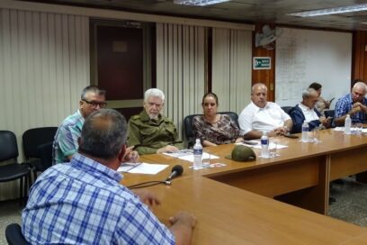 Ramiro Valdés examina en Cienfuegos programas socioeconómicos