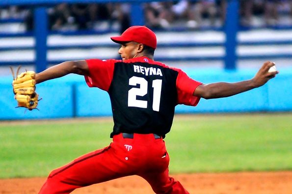  PLAY OFF Camiseta de béisbol INDUSTRIALES DE Cuba, Azul :  Deportes y Actividades al Aire Libre