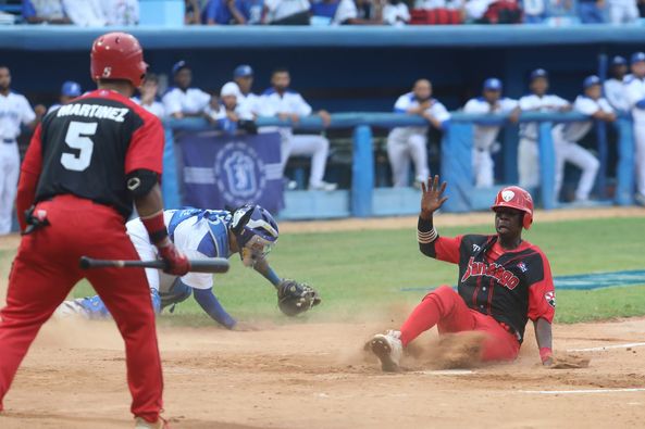  PLAY OFF Camiseta de béisbol INDUSTRIALES DE Cuba, Azul :  Deportes y Actividades al Aire Libre