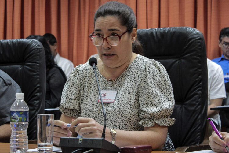 Leticia Morales González, viceministra primera de Economía. foto: Heriberto González Brito