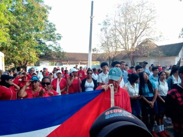 The town of Cascajal, in the municipality of Santo Domingo in the province of Villa Clara, held a parade of workers as part of the World Proletarian Day.