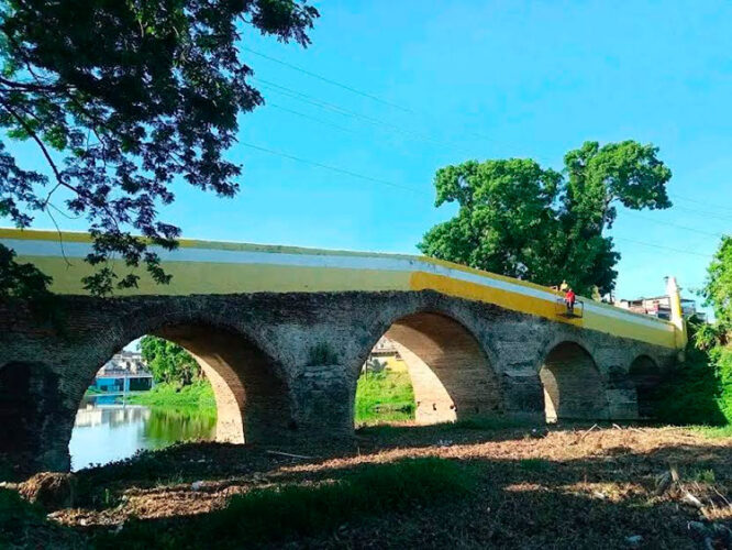 La ciudad conserva infraestructuras centenarias baluartes de la identidad como el Puente sobre el río Yayabo. Foto: Delia Proenza