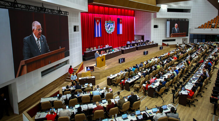 Jornada plenaria en el tercer periodo de sesiones de la Asamblea Nacional en su decima legislatura. Foto: Abel Padrón Padilla/ Cubadebate